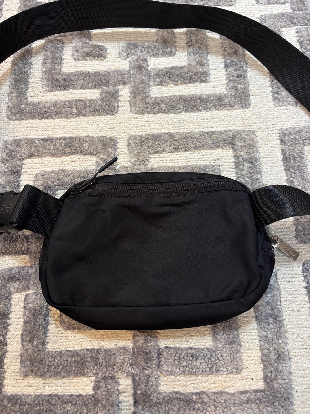 Lululemon Everywhere Belt Bag - Picture 2 of 3
